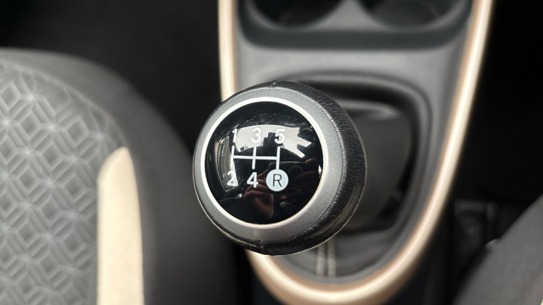 Toyota Aygo X 1.0 VVT-i Edge 5dr Petrol Hatchback